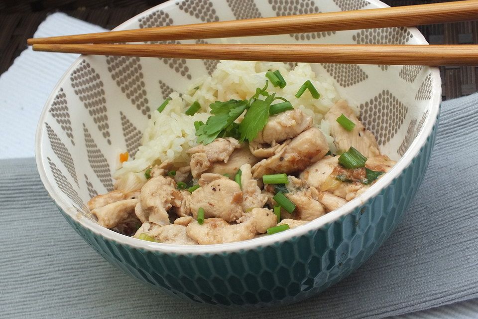 Glasiertes Huhn mit Hoisinsauce und Cashewkernen