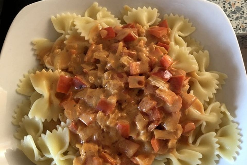 Pasta mit Paprika-Frischkäse-Sauce