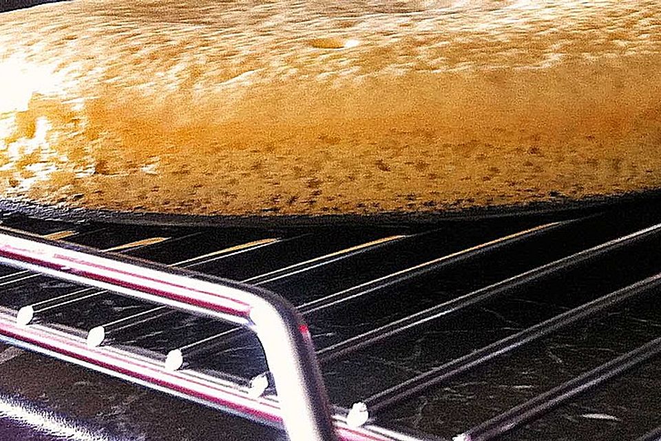 Erdbeerkuchen mit Biskuitboden Erdbeerkuchen mit Biskuitboden