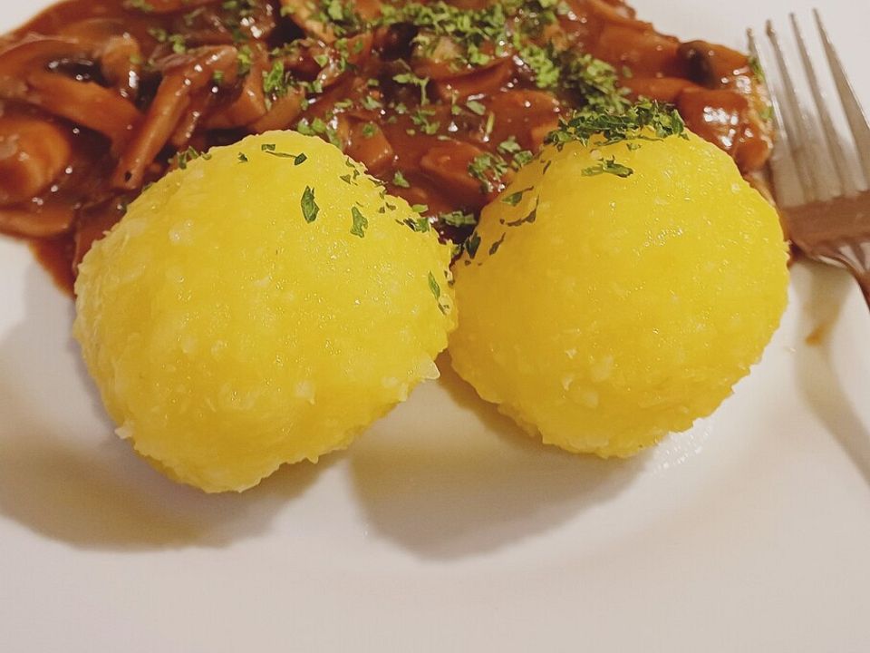 Halbseidene Kartoffelklöße von Haasenburg94| Chefkoch