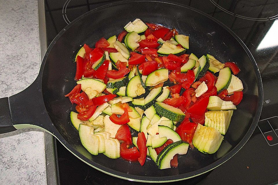 Überbackene Nudeln mit Gyros und Gemüse