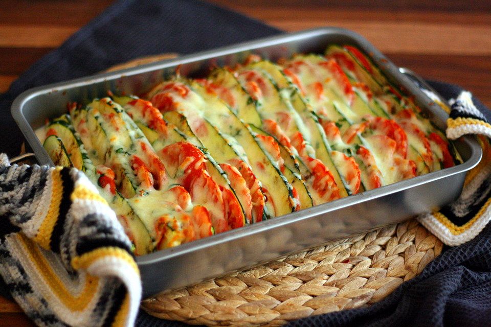 Gemüsegratin mit Zucchini, Tomate und Fenchel