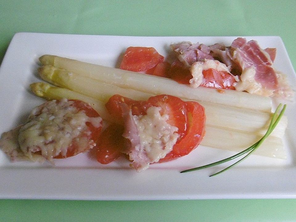 Überbackener Spargel mit Tomate, Schinken und Parmesan von Moeni2901 ...