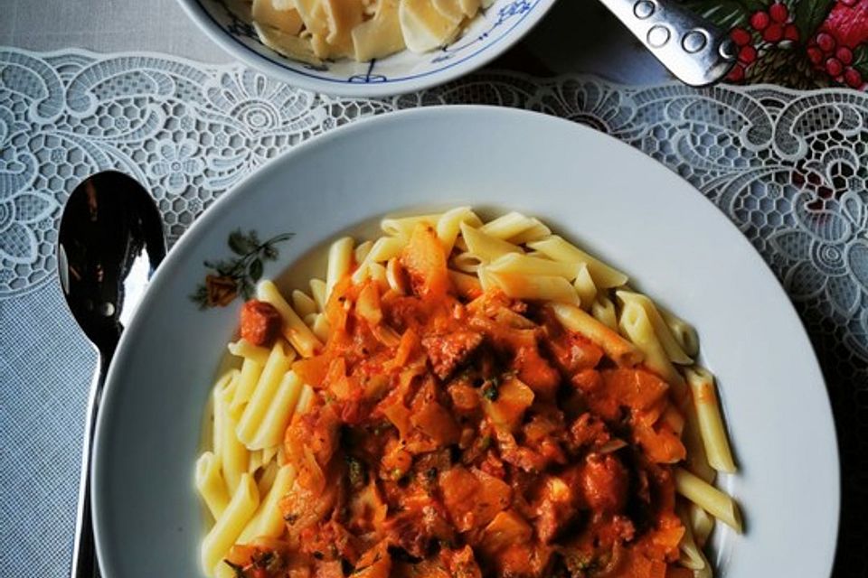 Pasta mit Salsiccia und Fenchel