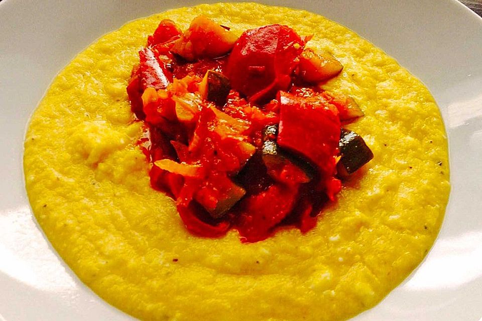 Polenta aus frischen Maiskolben mit mediterranem Gemüse