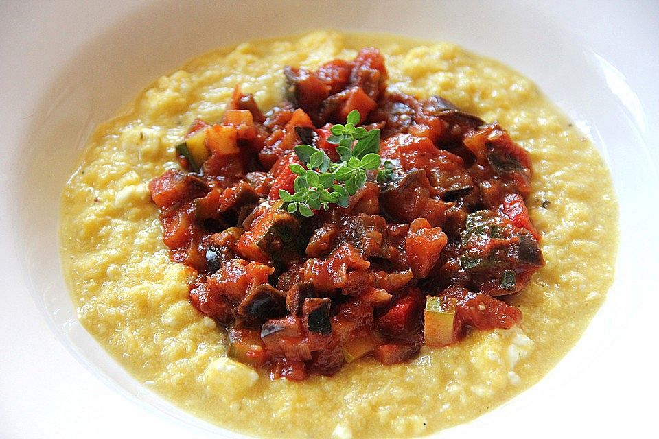 Polenta aus frischen Maiskolben mit mediterranem Gemüse