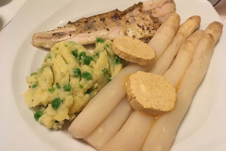 Spargel mit Currybutter und gebratenem Zander