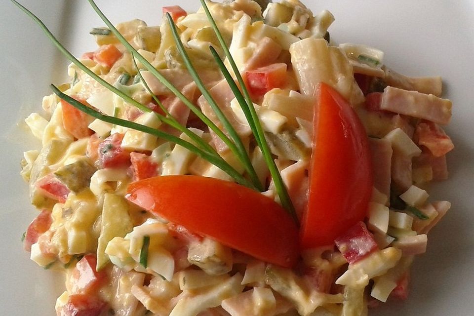 Eiersalat mit Schinken und Gewürzgurken