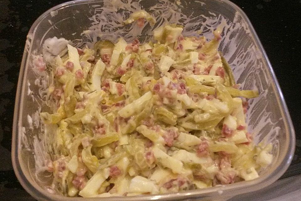 Eiersalat mit Schinken und Gewürzgurken