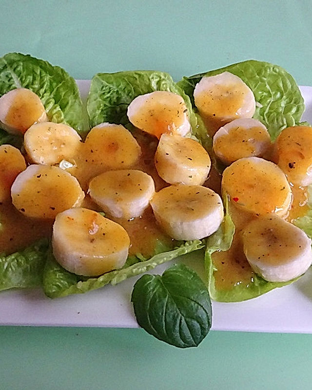 Bananensalat mit Aprikosen-Curry-Mayonnaise