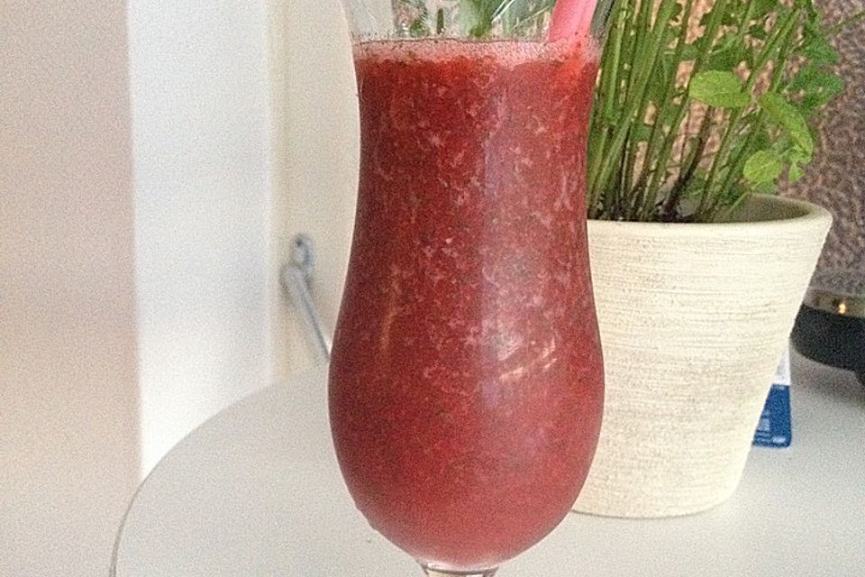 Erdbeersmoothie mit Minze