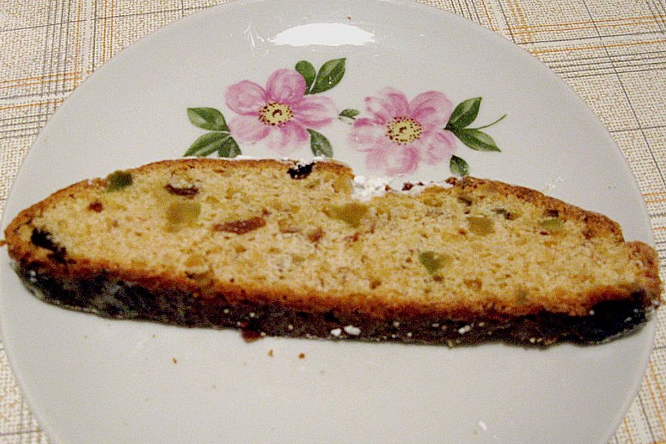 Saftiger Quarkstollen