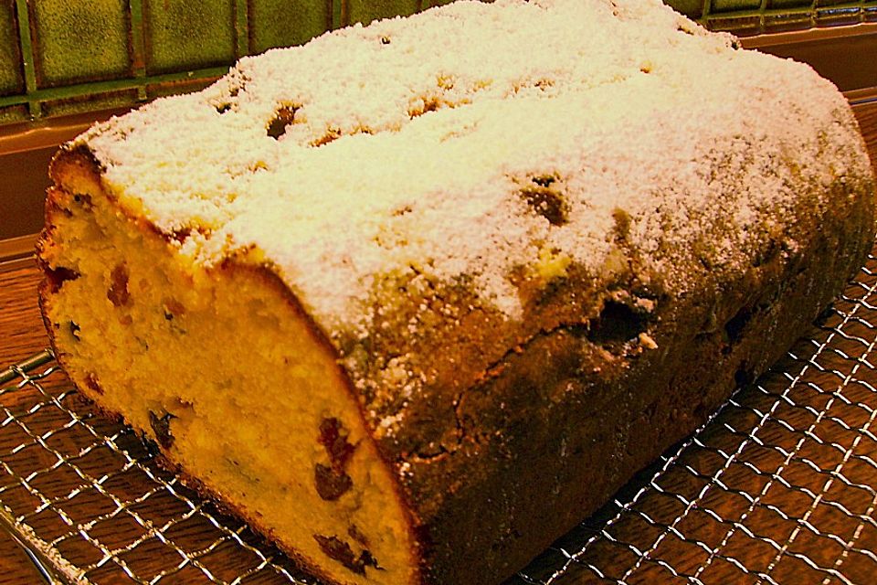 Saftiger Quarkstollen