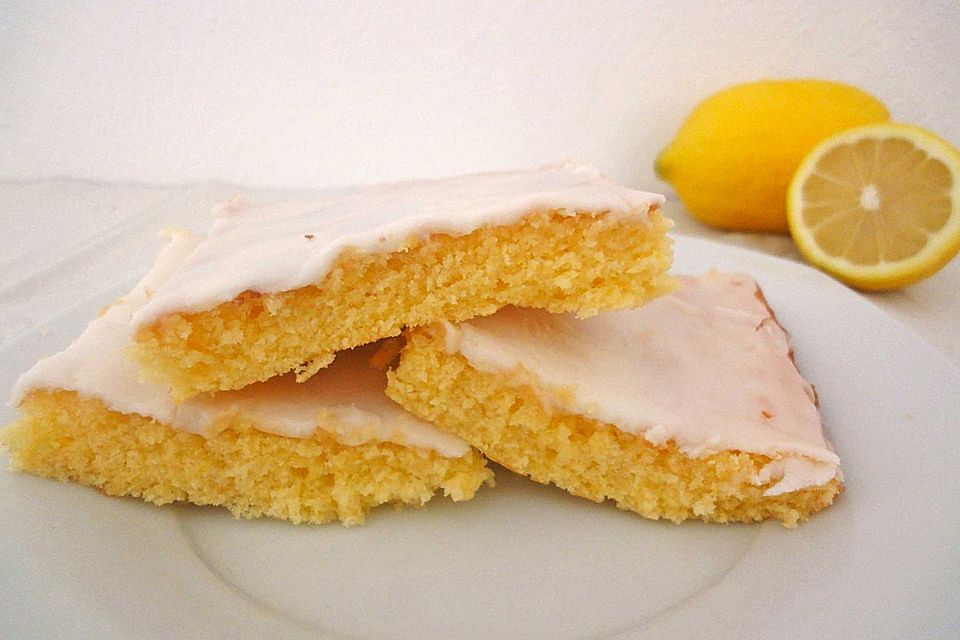 Schneller Zitronenkuchen auf dem Blech Schneller Zitronenkuchen auf dem Blech