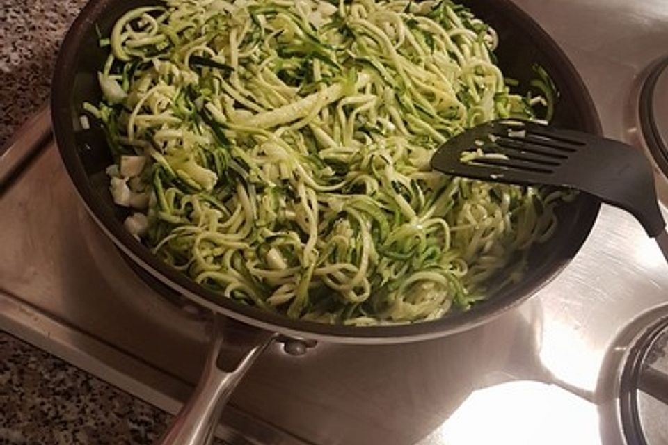 Zucchini-Nudeln Low Carb