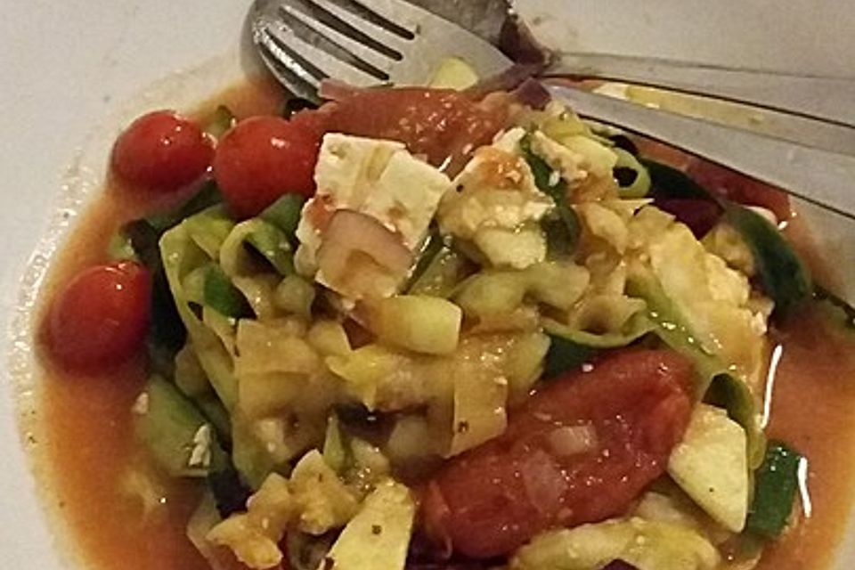 Zucchini-Nudeln Low Carb