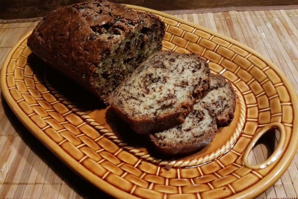 Schoko-Bananenbrot mit Joghurt