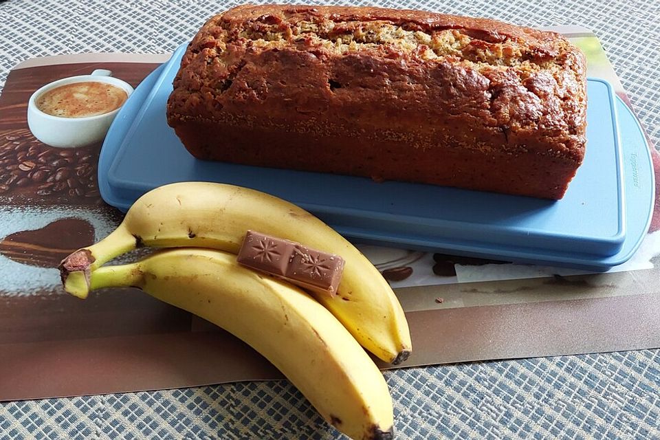 Schoko-Bananenbrot mit Joghurt