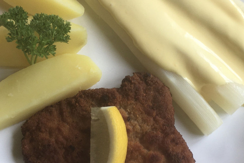 Knusperschnitzel mit Spargel und Kartoffelgratin