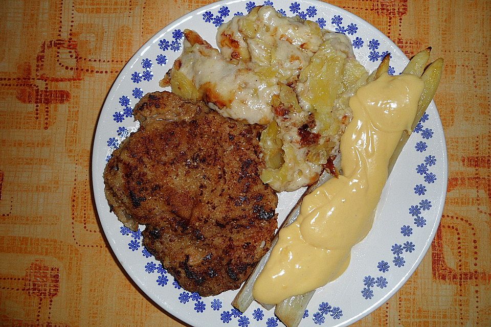 Knusperschnitzel mit Spargel und Kartoffelgratin