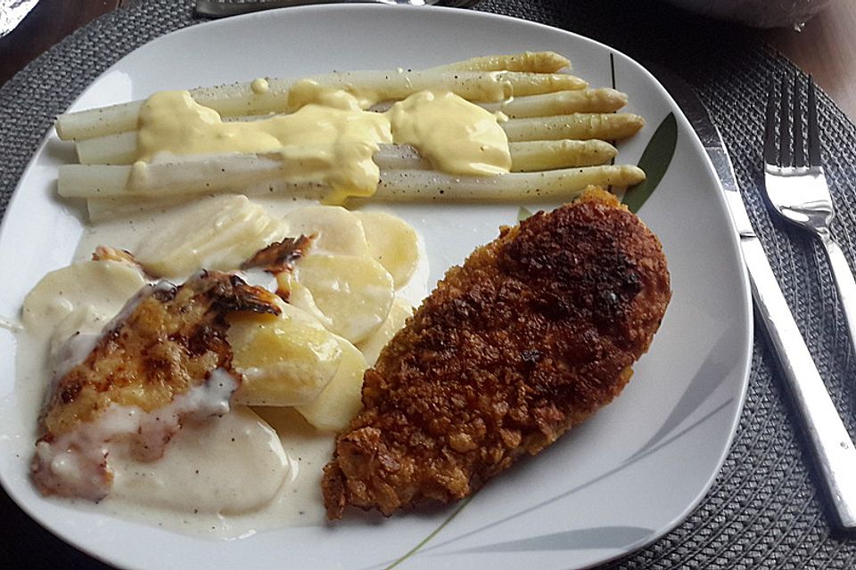 Knusperschnitzel mit Spargel und Kartoffelgratin