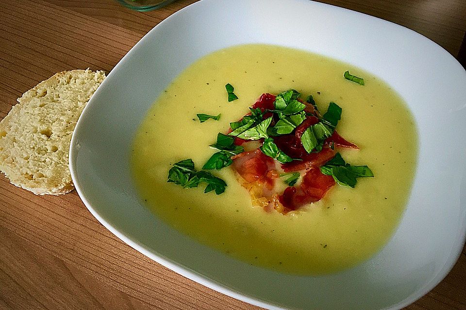 Spargelcremesuppe