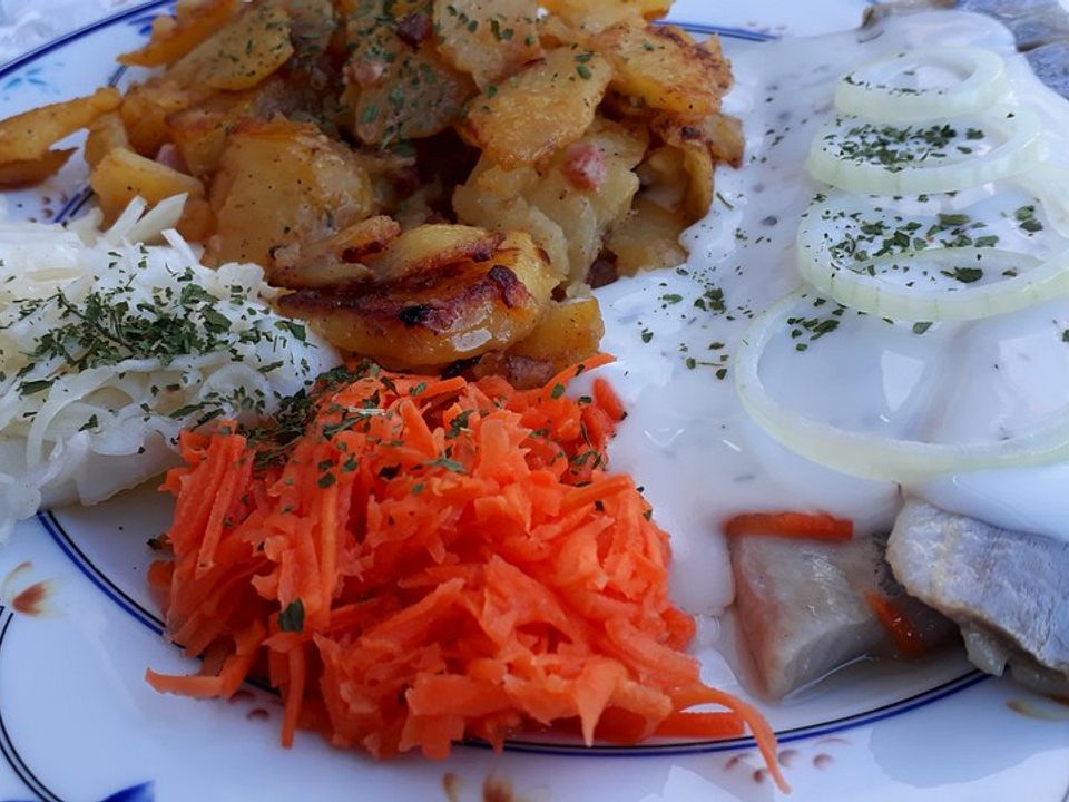 Matjes &amp;quot;Hausfrauen Art&amp;quot; mit Bratkartoffeln und Speck von Naenser136 ...