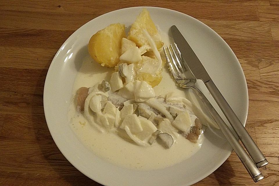 Matjes "Hausfrauen Art" mit Bratkartoffeln und Speck