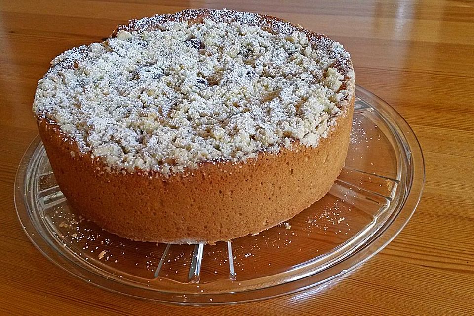 Gebackener Käsekuchen mit versunkenen Kirschen