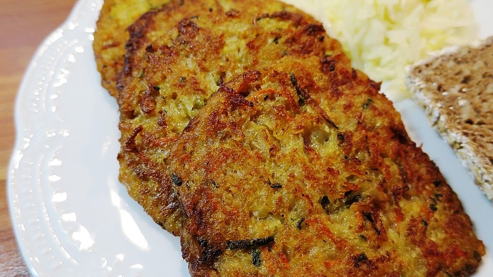Zucchini-Kartoffel-Karotten-Rösti von 007krümeltiger| Chefkoch Zucchini-Kartoffel-Karotten-Rösti von 007krümeltiger| Chefkoch