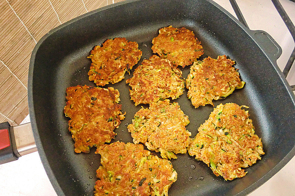 krümeltigers Zucchini-Kartoffel-Karotten-Rösti