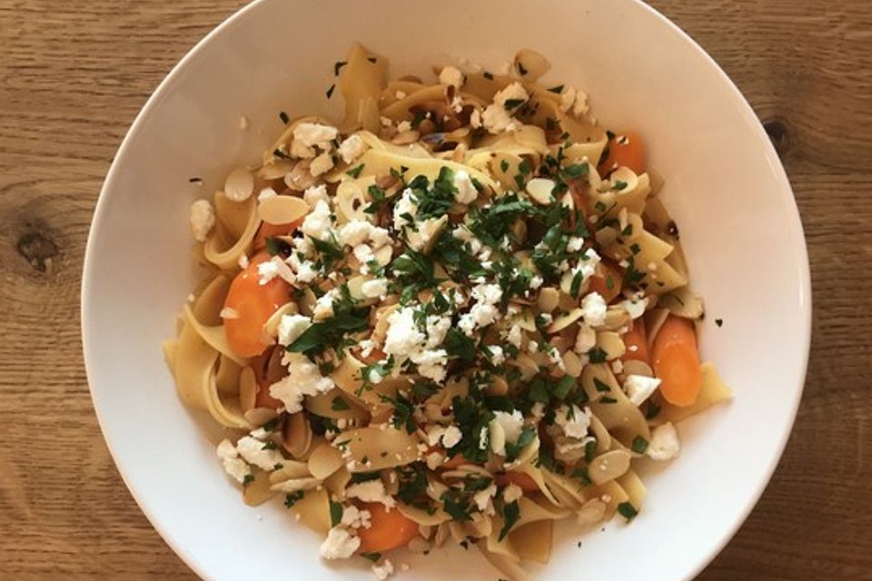 Orientalische Möhren-Pasta