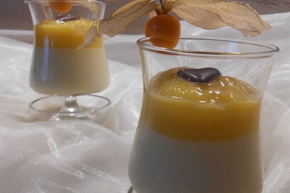 Kokosmilch-Vanillepudding mit Mango