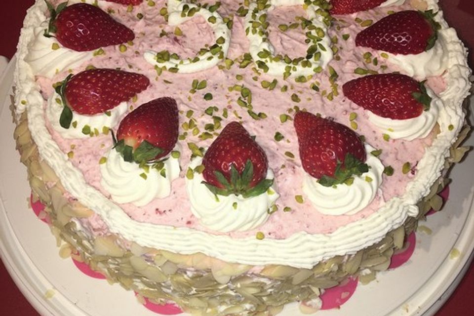 Erdbeer-Sahne-Torte