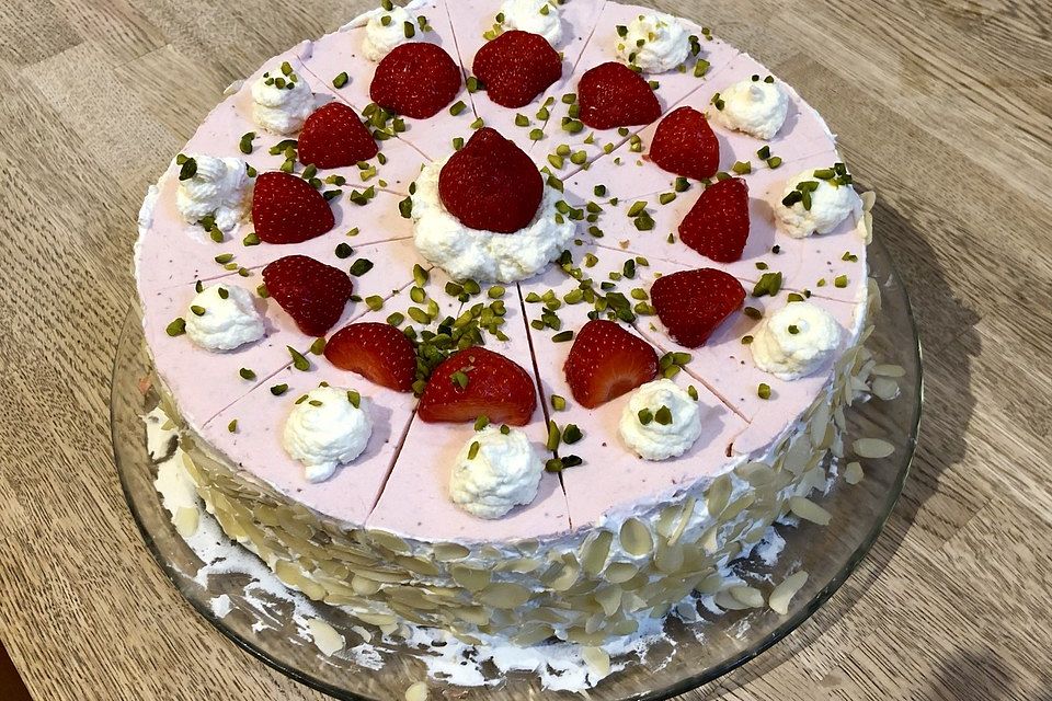 Erdbeer-Sahne-Torte