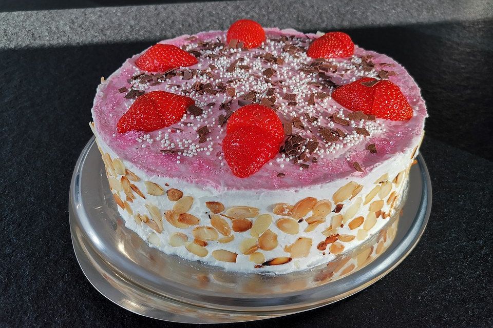 Erdbeer-Sahne-Torte