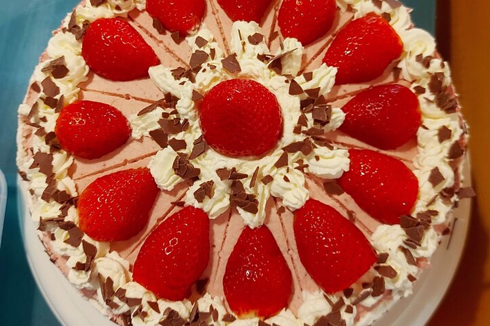 Erdbeer-Sahne-Torte