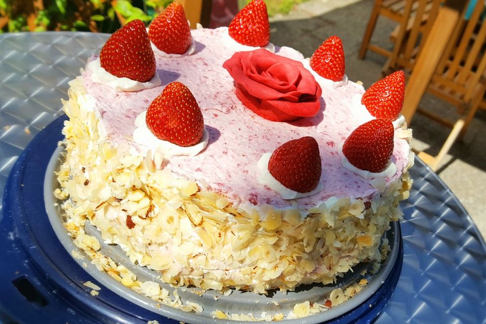 Erdbeer-Sahne-Torte