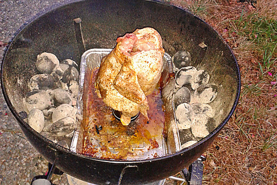 Bierhendl aus dem Kugelgrill Bierhendl aus dem Kugelgrill