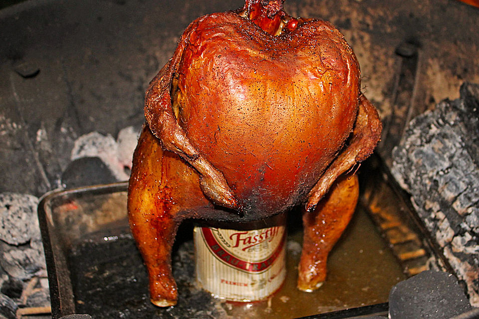 Bierhendl aus dem Kugelgrill