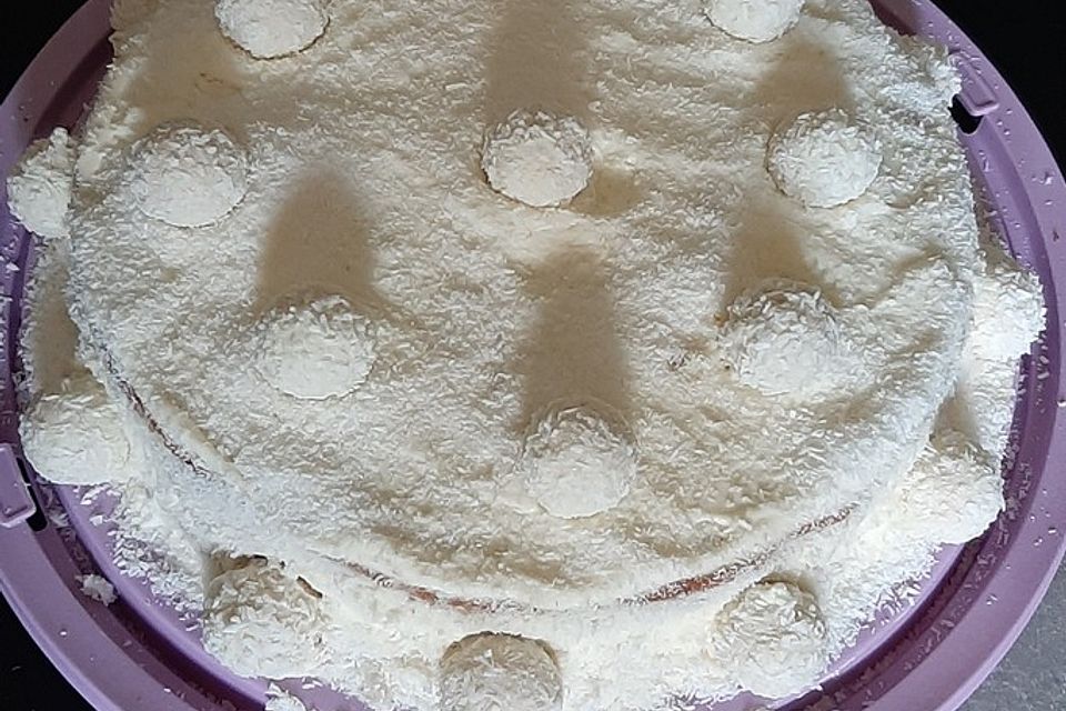 Raffaellotorte mit Cremefüllung