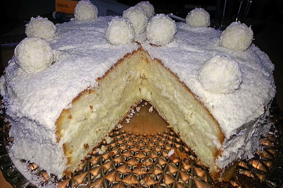 Raffaellotorte mit Cremefüllung