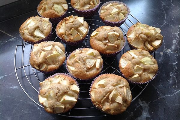 Apfel-Nuss-Zimt-Muffins von sirbase | Chefkoch