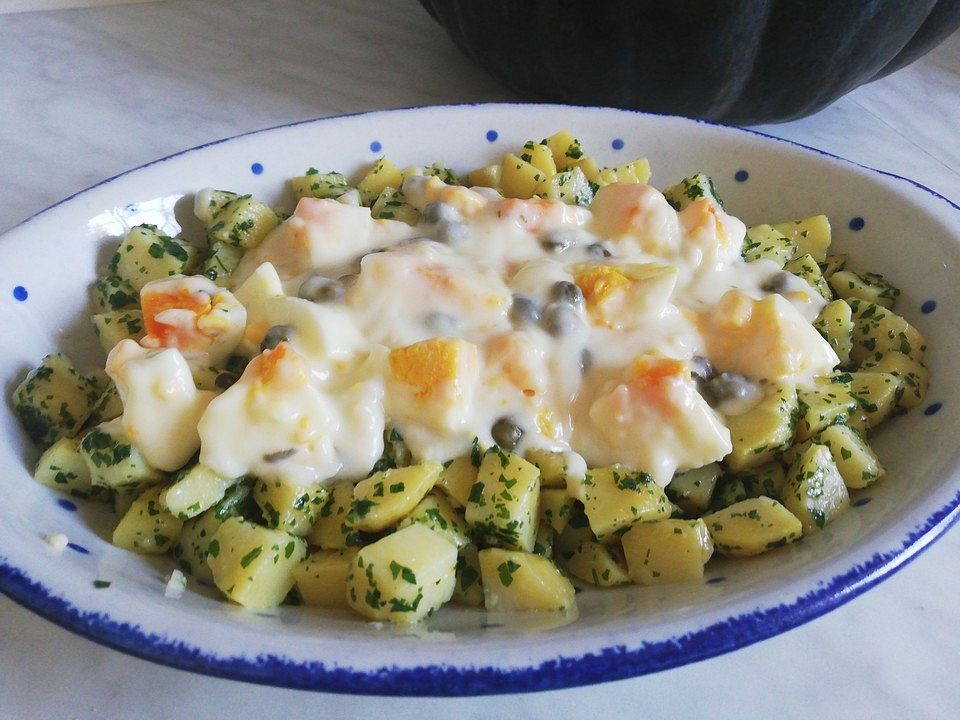 Eierragout mit Kapern im Würfelkartoffelrand von Tatunca | Chefkoch