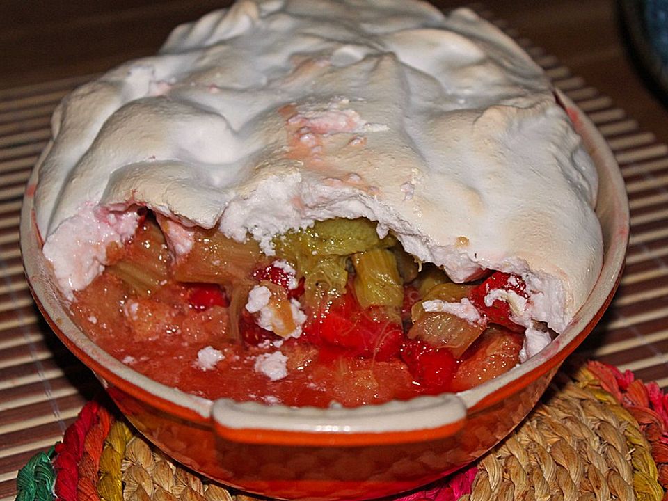 Warmes Erdbeer-Rhabarber-Dessert mit Baiserhaube von Familie_Steinig ...