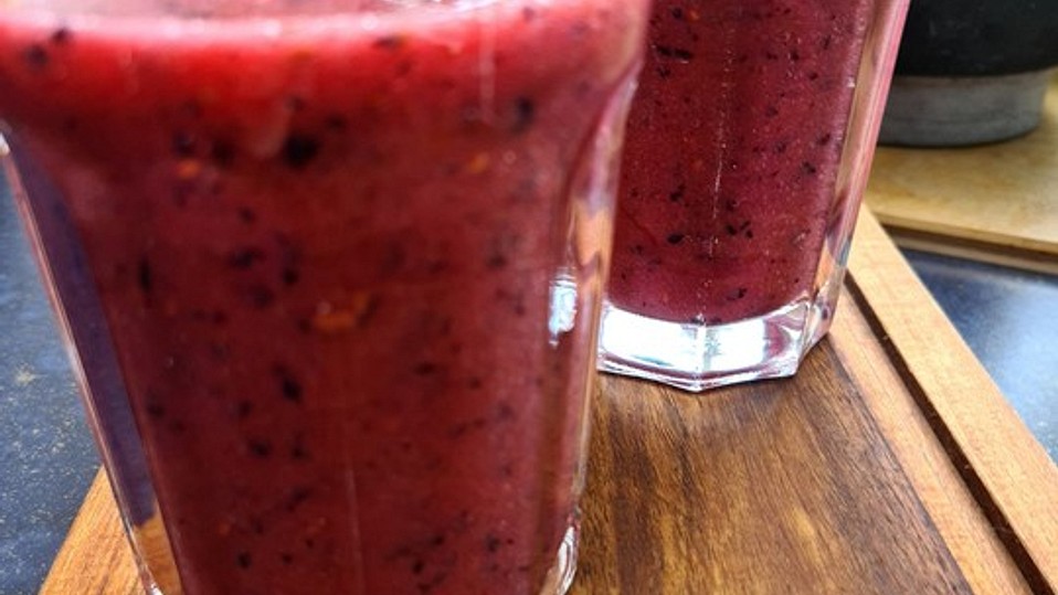 Roter Beeren-Smoothie von schmecktdoch