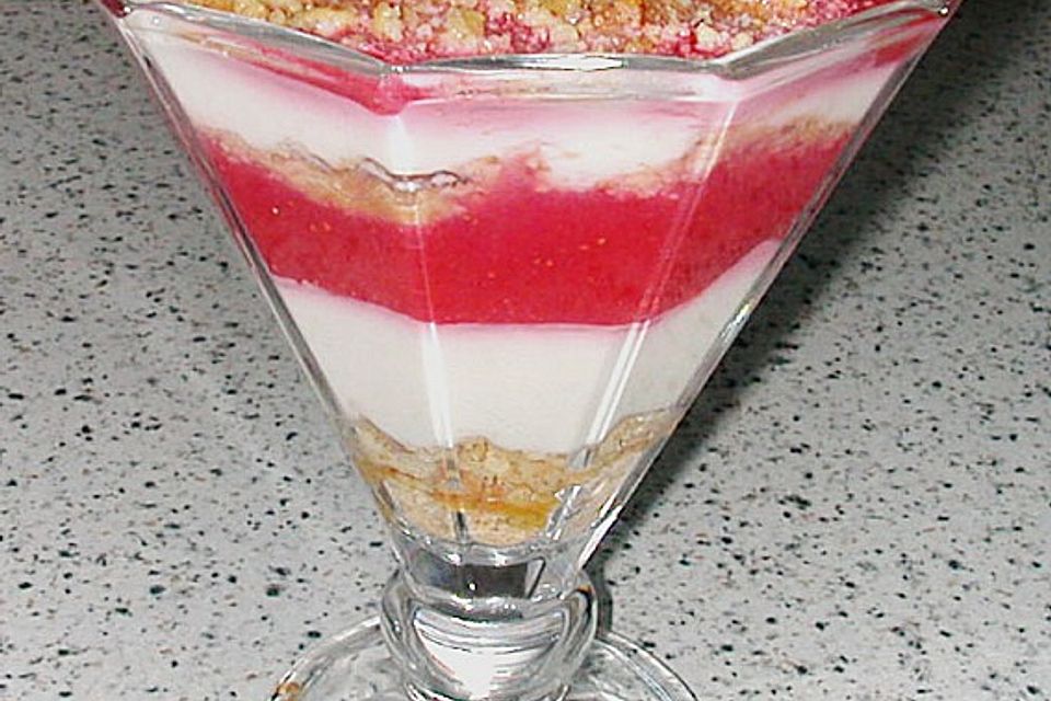 Erdbeerquark mit Amaretti