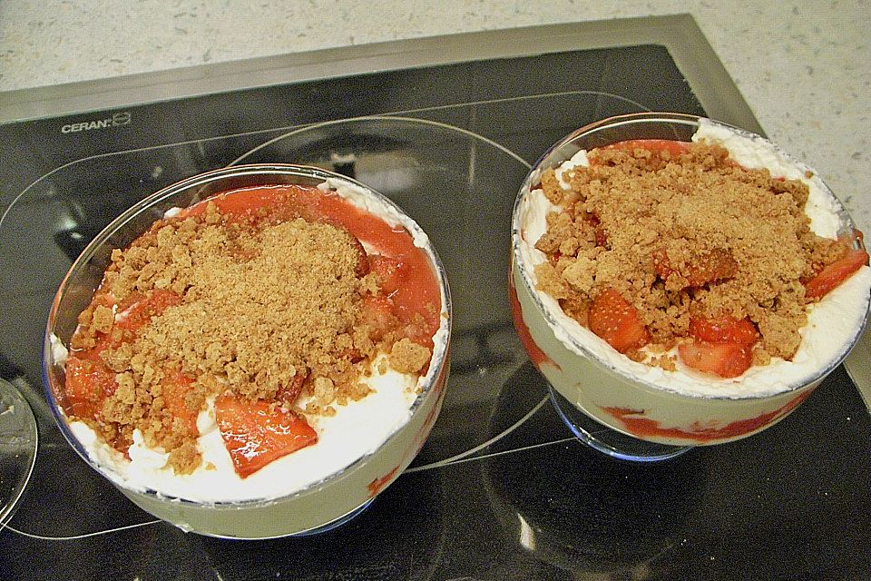 Erdbeerquark mit Amaretti