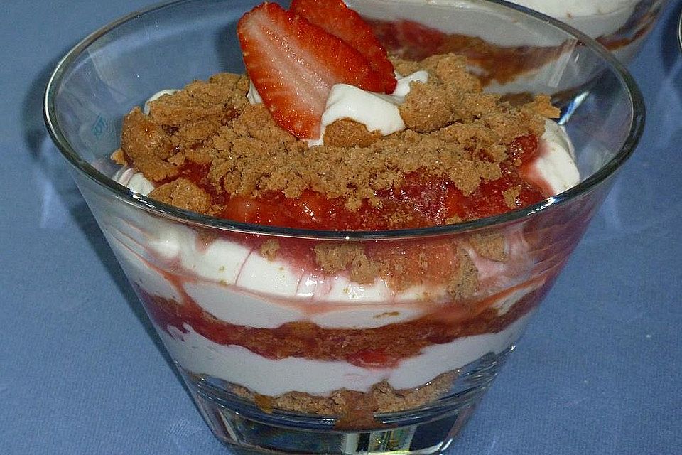 Erdbeerquark mit Amaretti