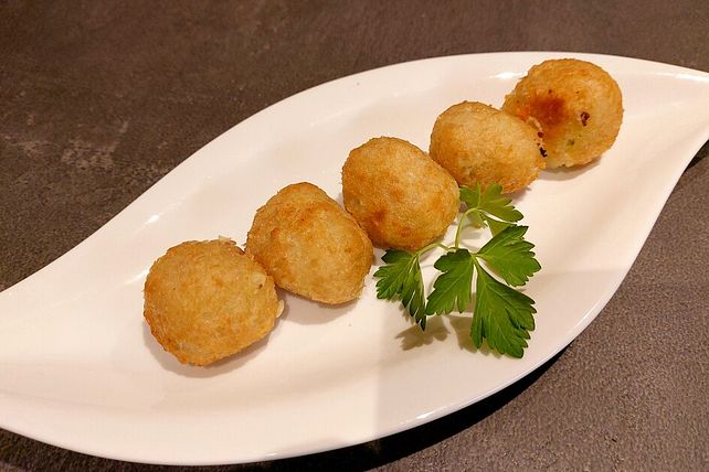 Brasilianische Käsebällchen - Pão de Queijo von FlowerBomb| Chefkoch